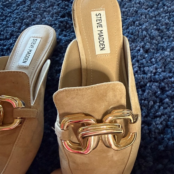 Steve Madden Friends Tan Suede Gold Chain Pointed-Toe Loafer Slides Sz 7.5 - Picture 5 of 11